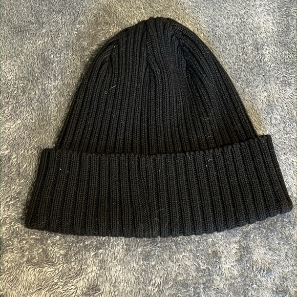 Supreme Black Ribbed Beanie - Picture 2 of 5